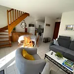Maison, 2 Chambres, 400m De La Plage. Hébergement de vacances